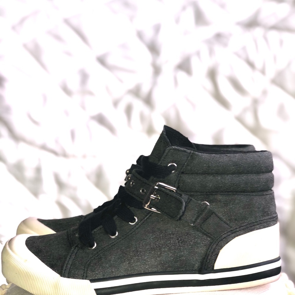 Size 6 1/2 k9 grey shoes